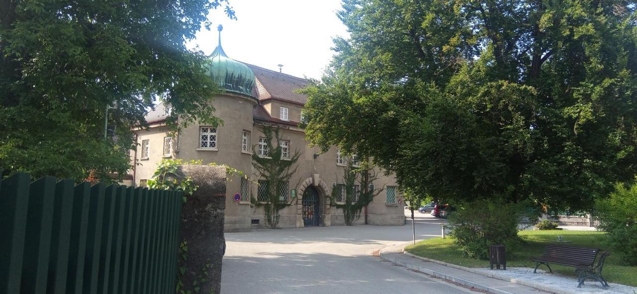 Grosses Zimmer Bad Kueche Wohnzimmer Terasse Garten Zentral Ruhig Ландсберг ам Лех Екстериор снимка